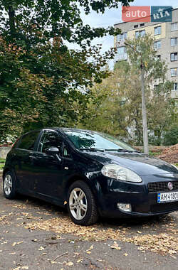 Хэтчбек Fiat Punto 2008 в 