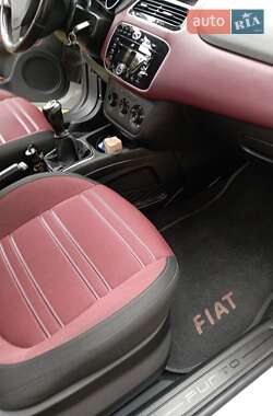Хэтчбек Fiat Punto 2010 в 