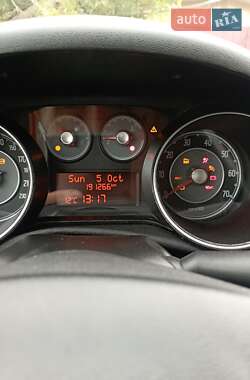 Хэтчбек Fiat Punto 2010 в 