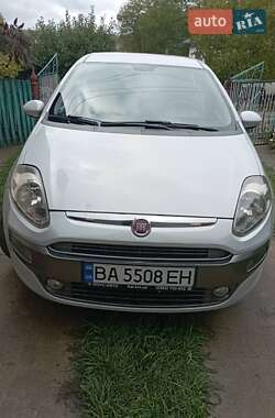 Хэтчбек Fiat Punto 2010 в 