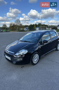 Хэтчбек Fiat Punto 2010 в 