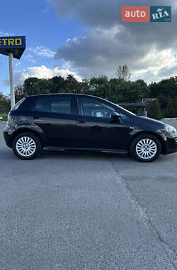 Хэтчбек Fiat Punto 2010 в 