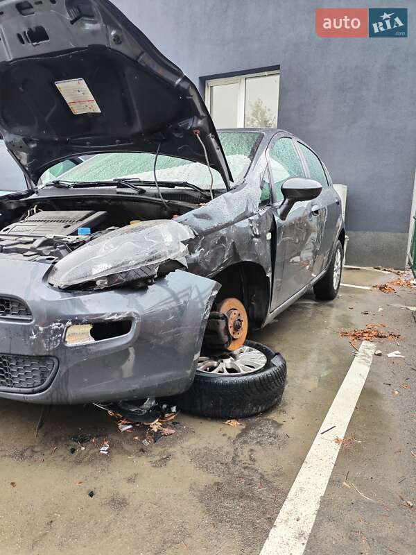 Хэтчбек Fiat Punto 2012 в Киеве