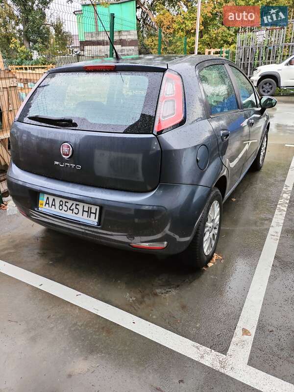 Хэтчбек Fiat Punto 2012 в Киеве