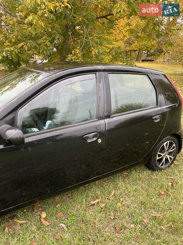 Хэтчбек Fiat Punto 2007 в Богуславе