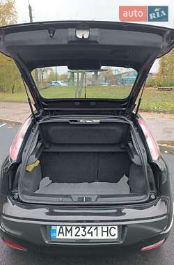 Хетчбек Fiat Punto 2011 в 