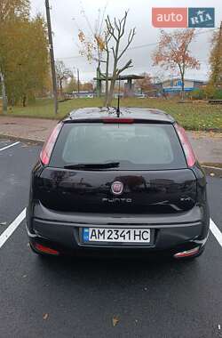 Хетчбек Fiat Punto 2011 в 