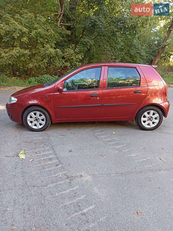 Хетчбек Fiat Punto 2004 в Києві