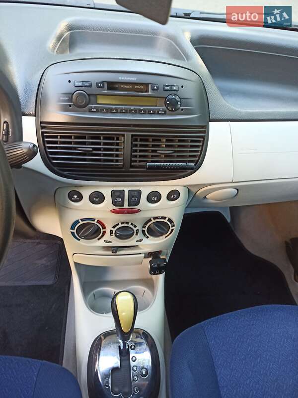 Хетчбек Fiat Punto 2004 в Києві