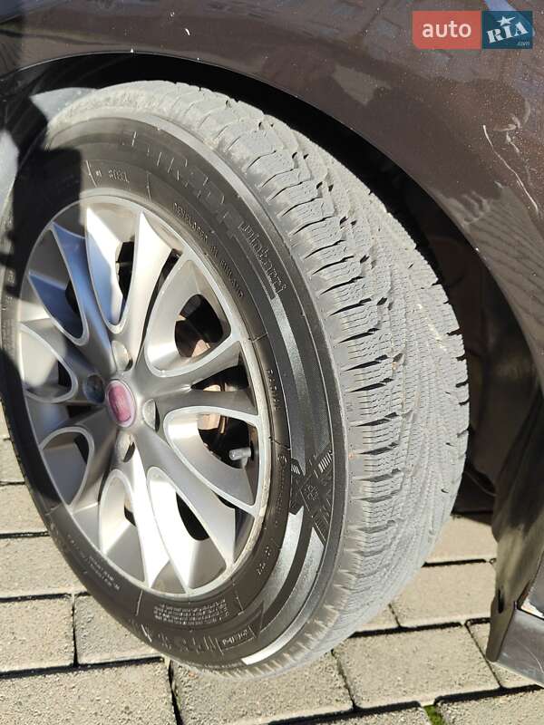 Хетчбек Fiat Punto 2011 в Чернівцях