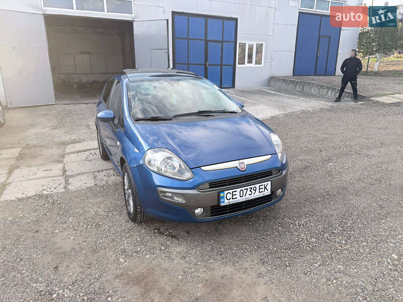 Хэтчбек Fiat Punto 2011 в Черновцах