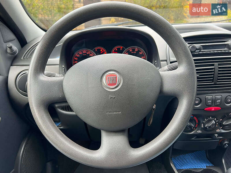 Хэтчбек Fiat Punto 2008 в Киеве