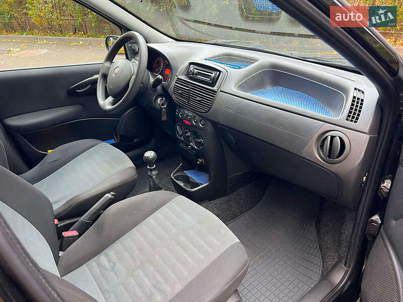 Хэтчбек Fiat Punto 2008 в Киеве