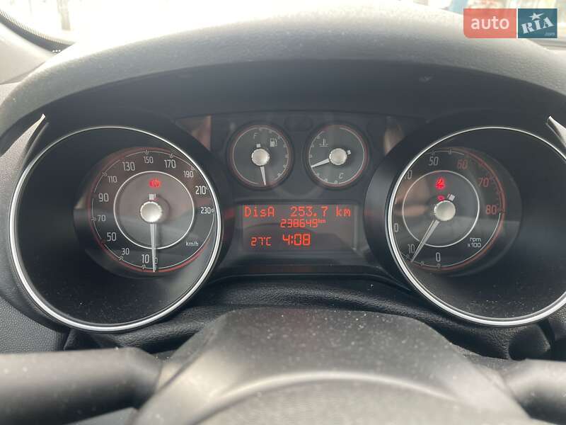 Хэтчбек Fiat Punto 2013 в Киеве фото 14 Хэтчбек Fiat Punto 2013 в Киеве