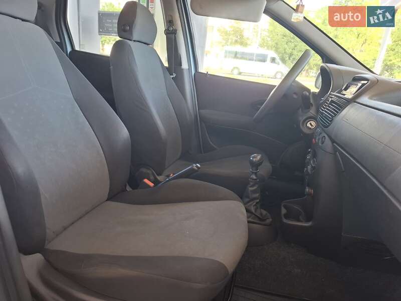 Хэтчбек Fiat Punto 2007 в Николаеве фото 17 Хэтчбек Fiat Punto 2007 в Николаеве