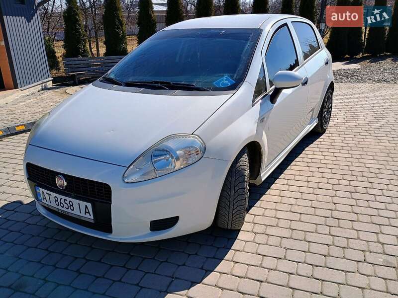 Хетчбек Fiat Punto 2010 в Івано-Франківську