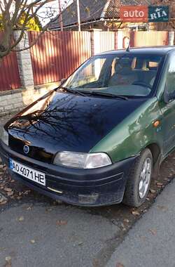 Хэтчбек Fiat Punto 1996 в Ужгороде