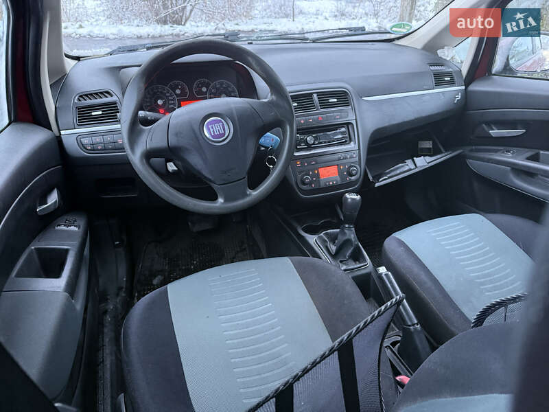 Хэтчбек Fiat Punto 2007 в Дублянах
