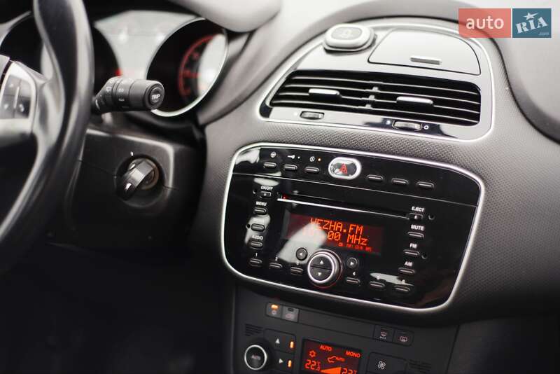 Хетчбек Fiat Punto 2012 в Івано-Франківську