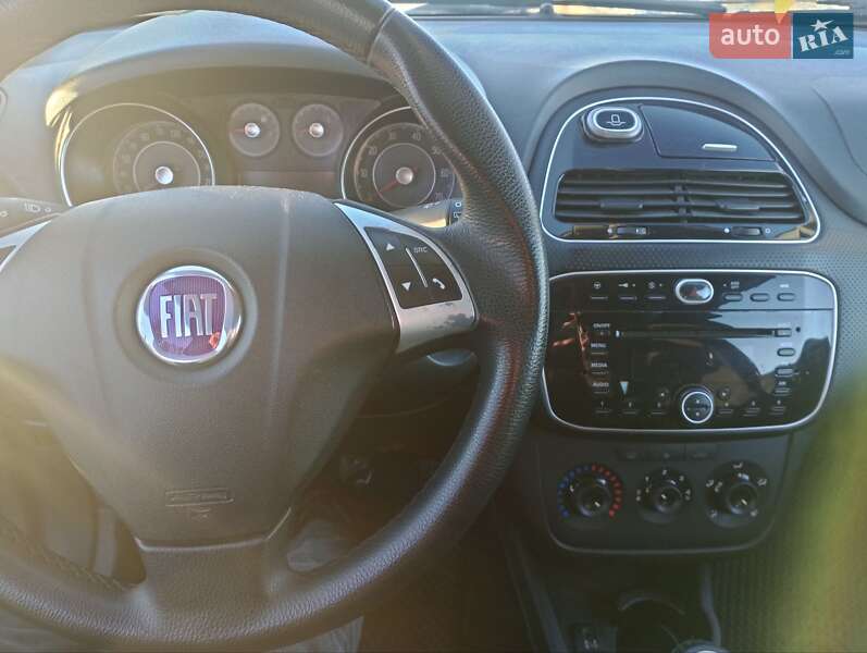 Хэтчбек Fiat Punto 2011 в Стрые