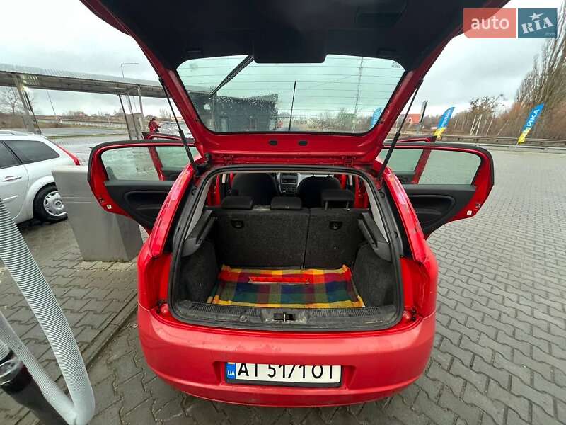 Хетчбек Fiat Punto 2009 в Бородянці