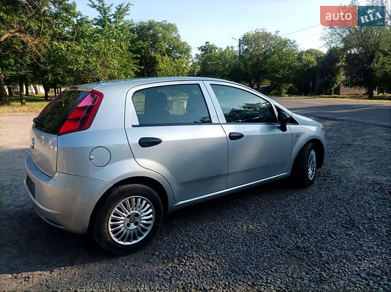 2011 Fiat Punto, VIN ZFA19900001786145:plate — фото 1 (autoria)