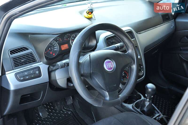 Хэтчбек Fiat Punto 2009 в Львове