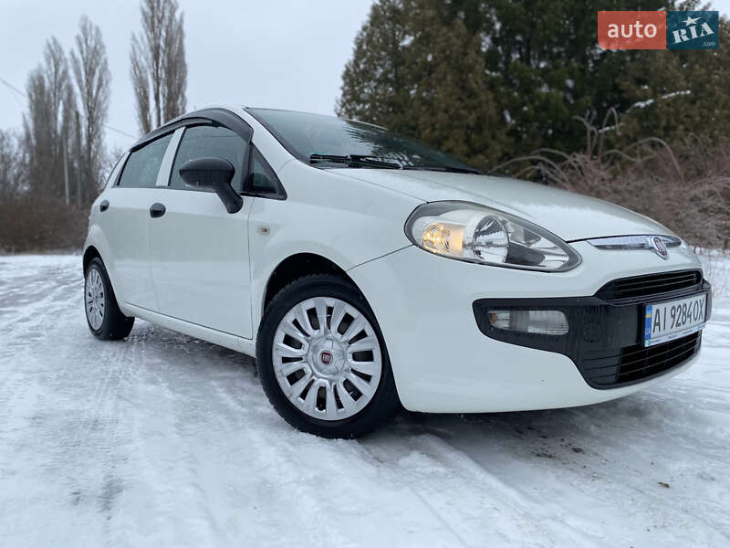 Хэтчбек Fiat Punto 2010 в Ракитном