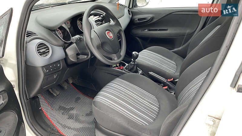 Хэтчбек Fiat Punto 2010 в Ракитном