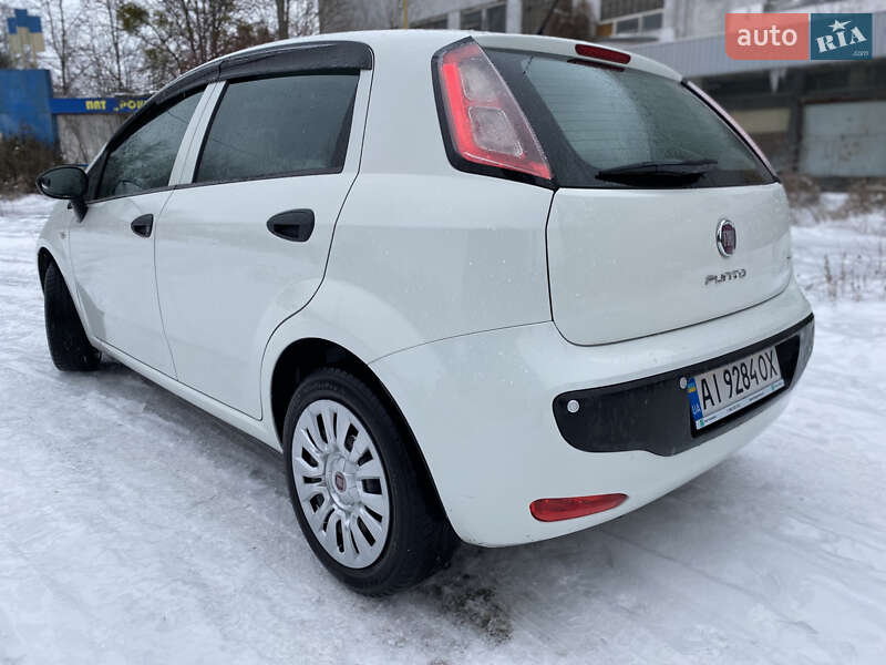 Хэтчбек Fiat Punto 2010 в Ракитном