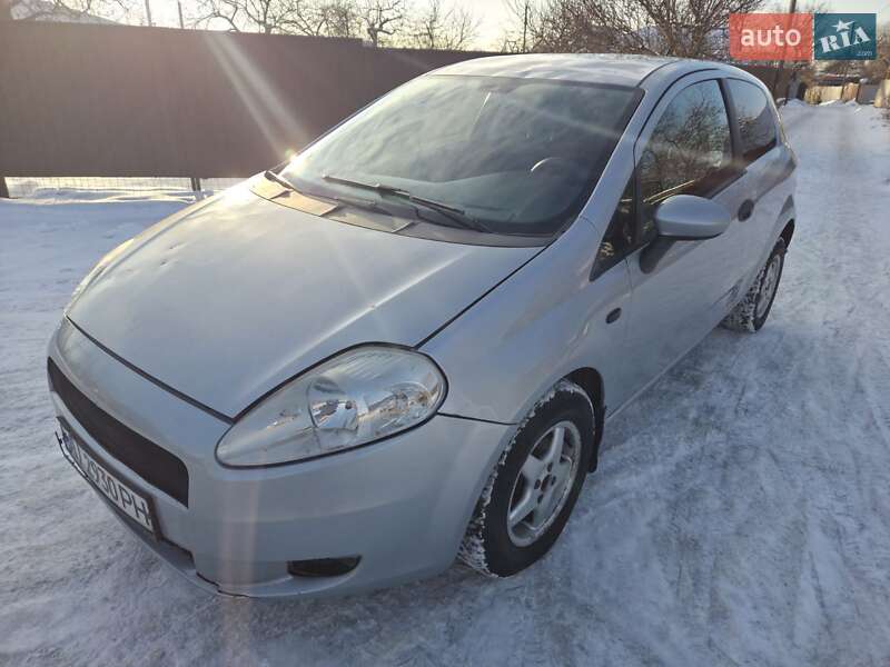 Хэтчбек Fiat Punto 2009 в Киеве