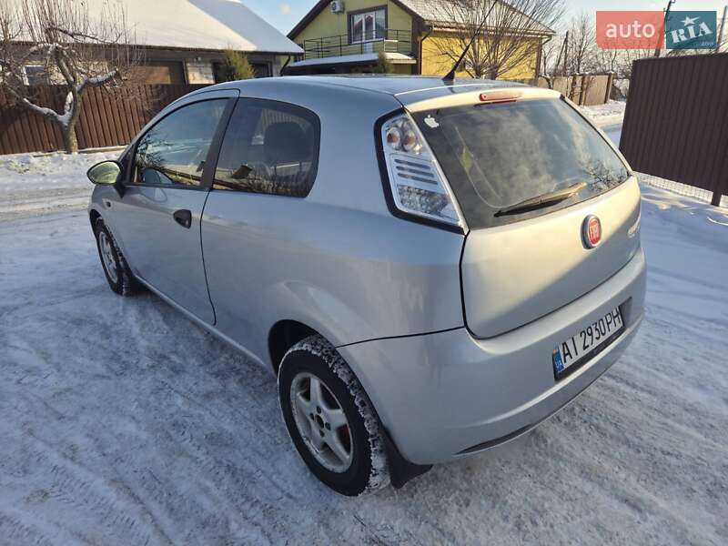 Хэтчбек Fiat Punto 2009 в Киеве
