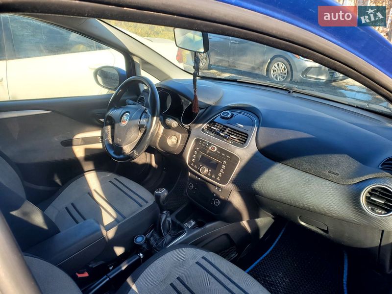 Хетчбек Fiat Punto 2010 в Києві