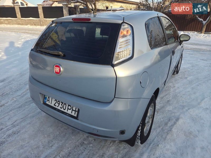 Хэтчбек Fiat Punto 2009 в Киеве