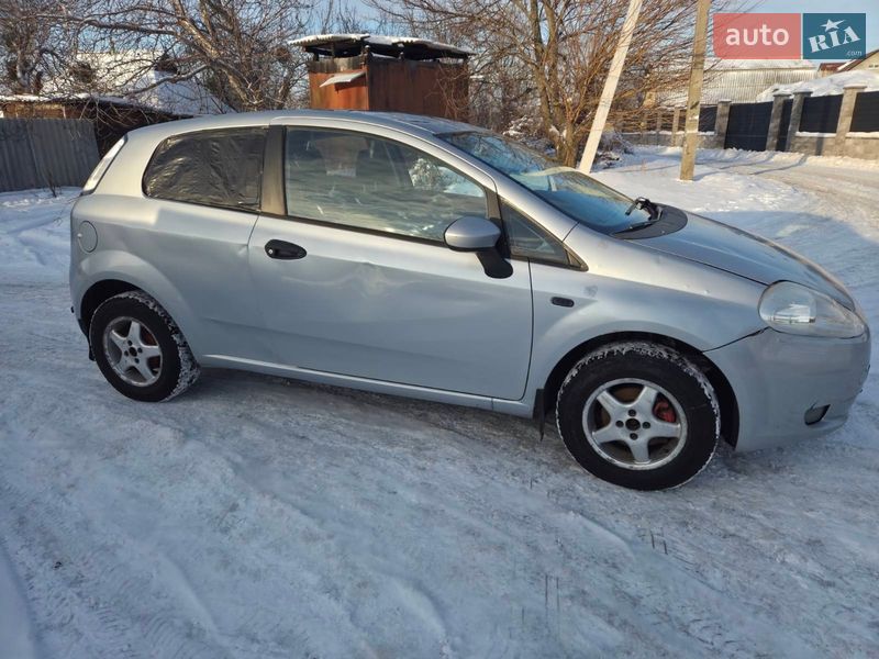 Хэтчбек Fiat Punto 2009 в Киеве