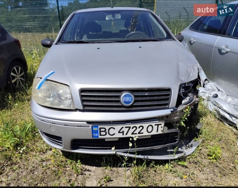 Хэтчбек Fiat Punto 2004 в Львове