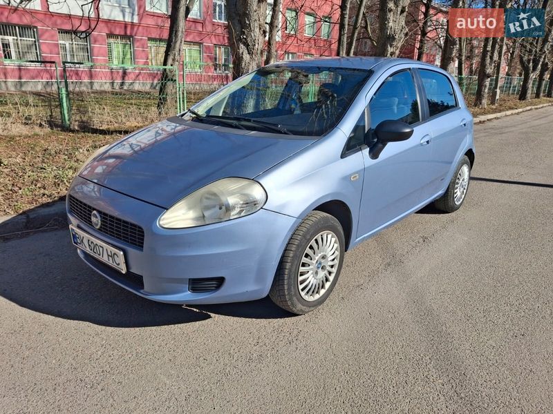 Хэтчбек Fiat Punto 2006 в Ровно фото Хэтчбек Fiat Punto 2006 в Ровно