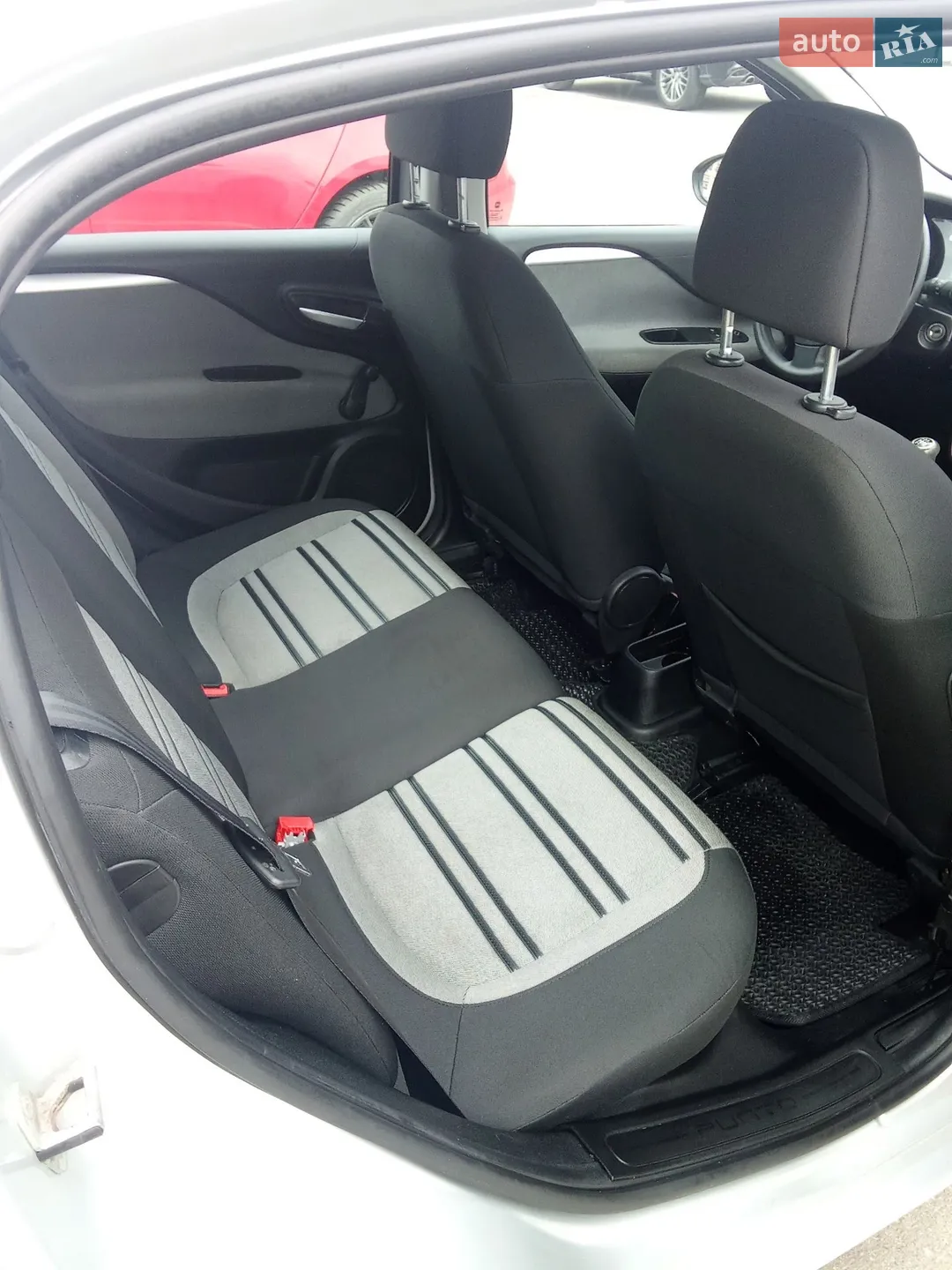 2011 Fiat Punto - мініатюра 9