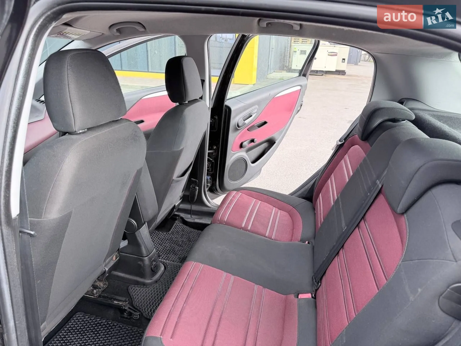 2010 Fiat Punto - мініатюра 8