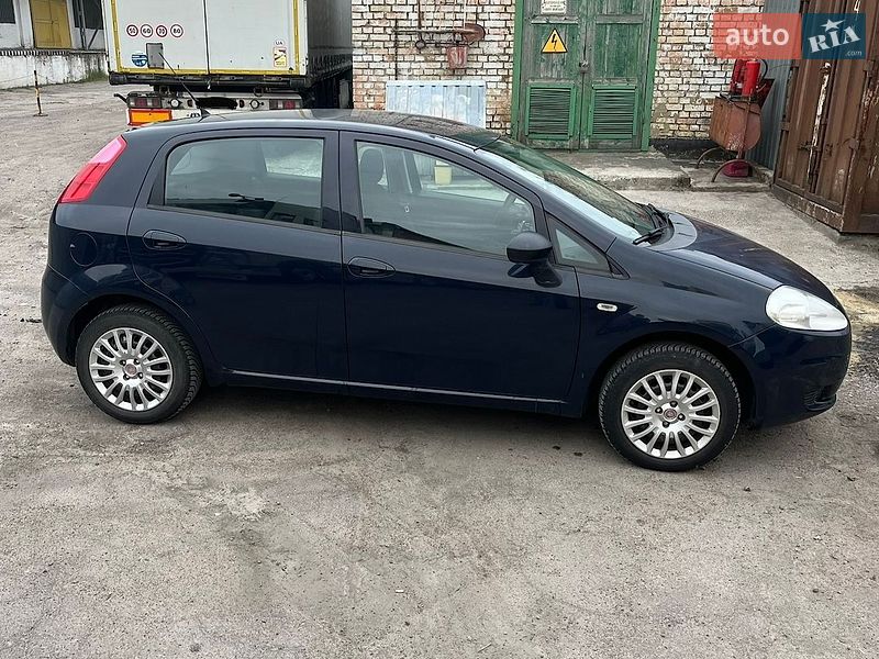 Хэтчбек Fiat Punto 2009 в Луцке