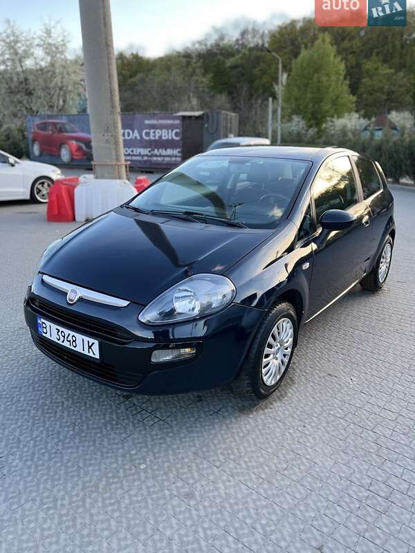 Хэтчбек Fiat Punto 2011 в Полтаве