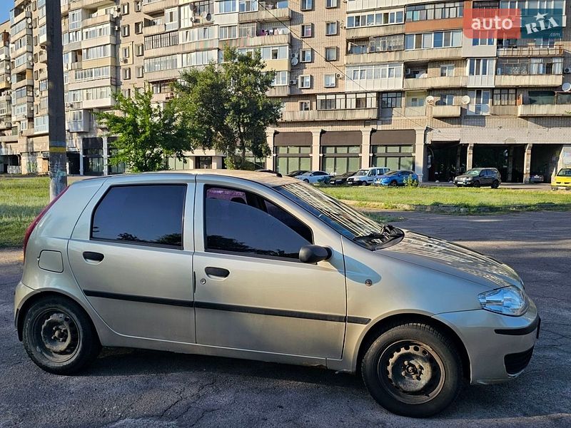 Хэтчбек Fiat Punto 2007 в Каменском