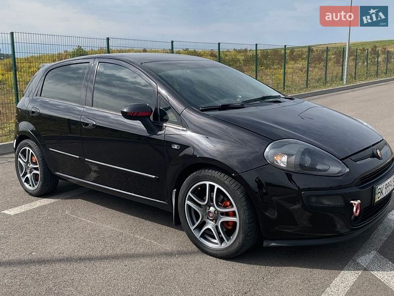 Хэтчбек Fiat Punto 2011 в Ровно