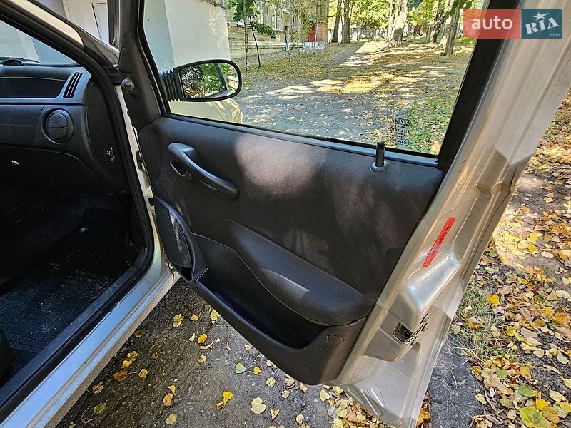 Хэтчбек Fiat Punto 2007 в Днепре