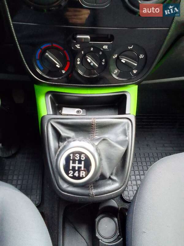 Мінівен Fiat Qubo 2011 в Умані