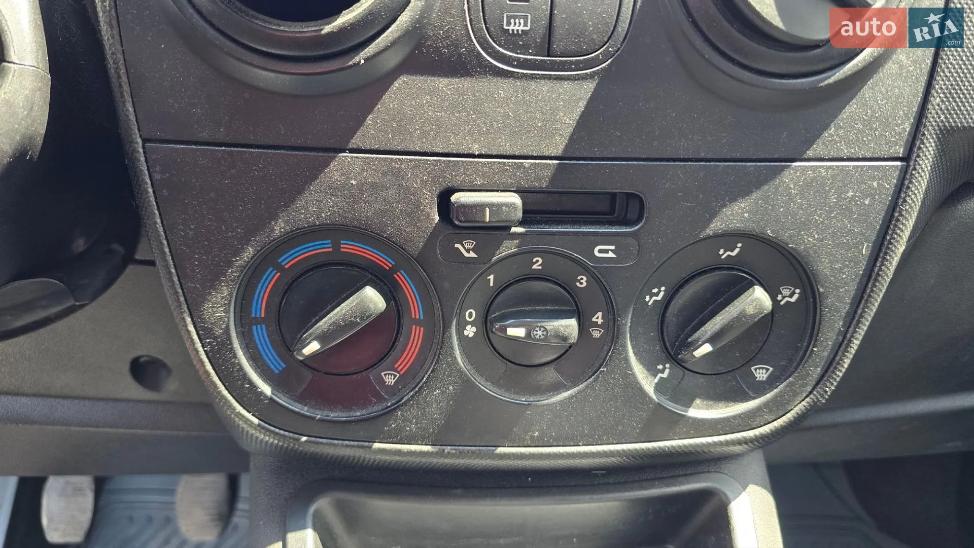 2017 Fiat Qubo - мініатюра 15