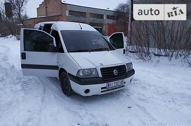 Вантажопасажирський фургон Fiat Scudo 2005 в Кагарлику