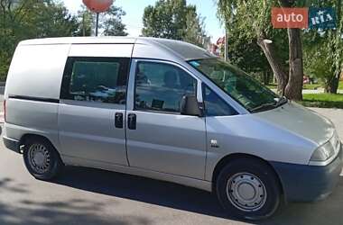 Грузопассажирский фургон Fiat Scudo 2003 в Ровно