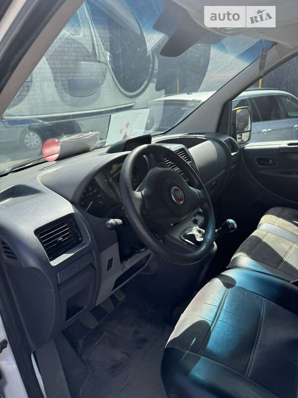 Грузопассажирский фургон Fiat Scudo 2014 в Стрые