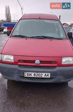 Вантажопасажирський фургон Fiat Scudo 2003 в Рівному